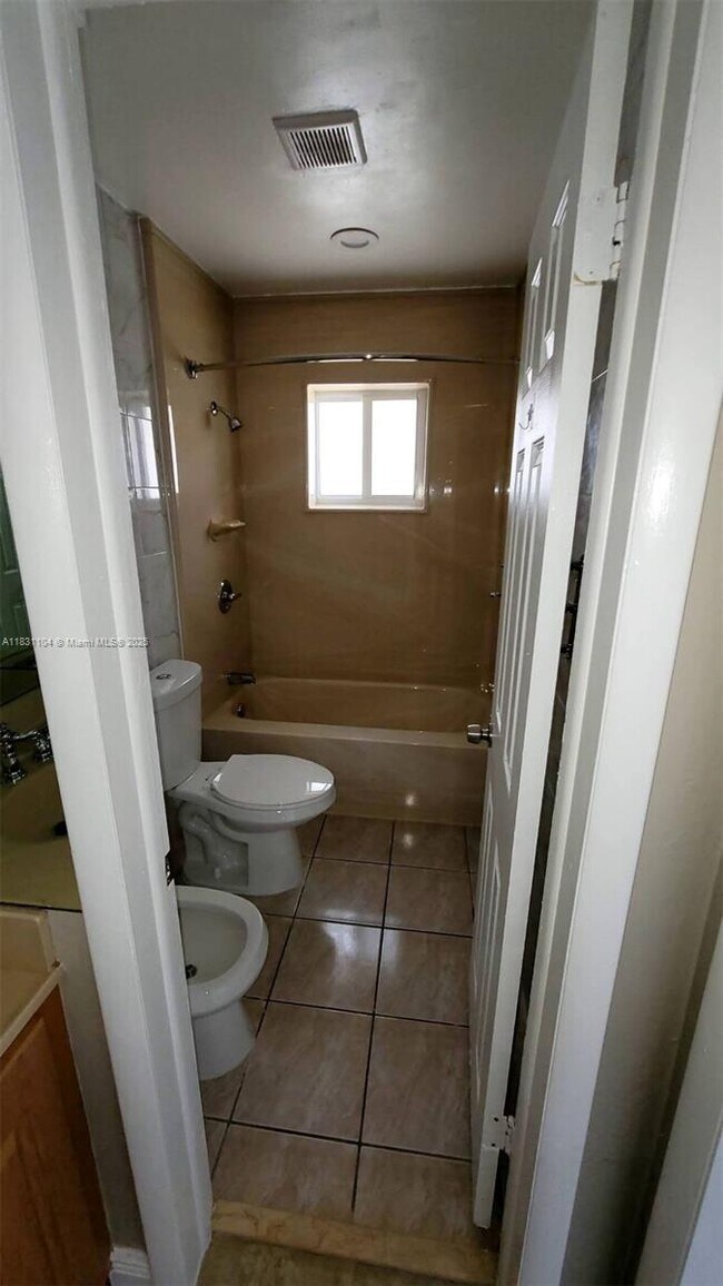 Foto del edificio - 7035 SW 21st St