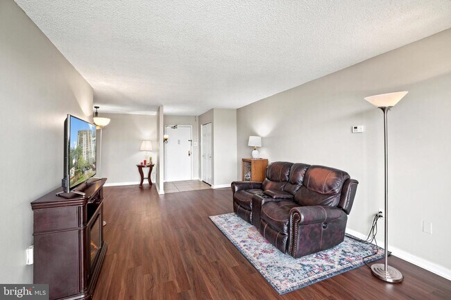Building Photo - 5300 Holmes Run Pkwy