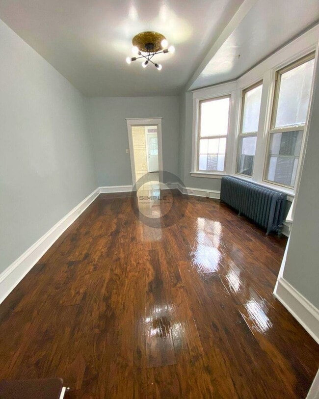 Three Bedroom two-bathroom house with off-... - Three Bedroom two-bathroom house with off-...