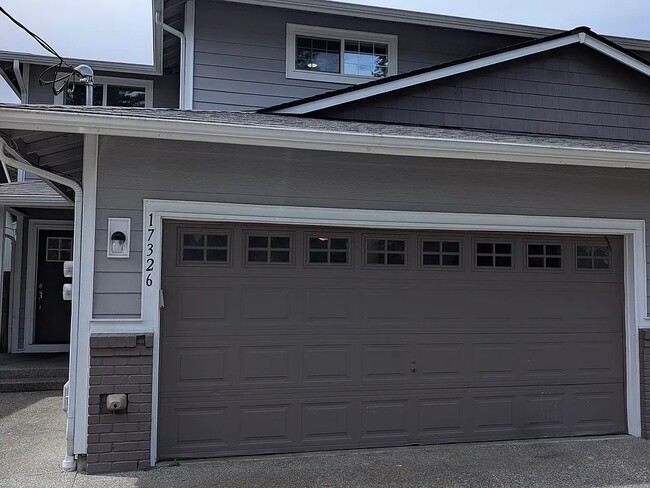 Entry - 17326 15th Ave E