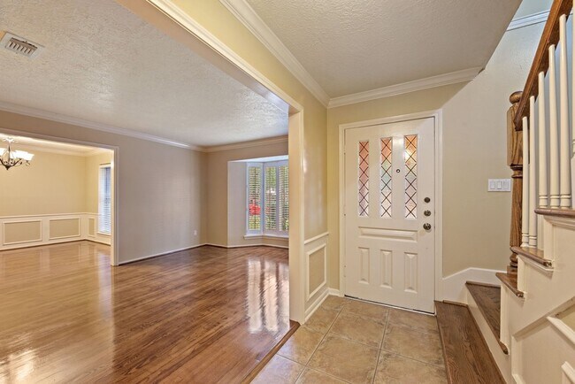 Foto del edificio - 9719 Godstone Ln