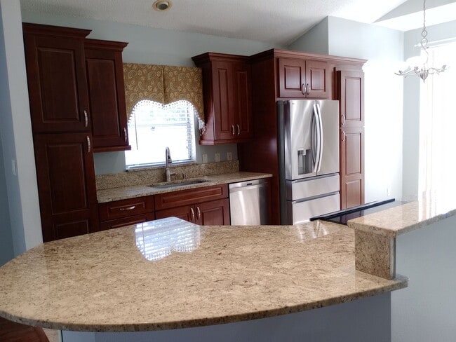 Foto del edificio - Discover Spacious Living in the Heart of Oviedo!