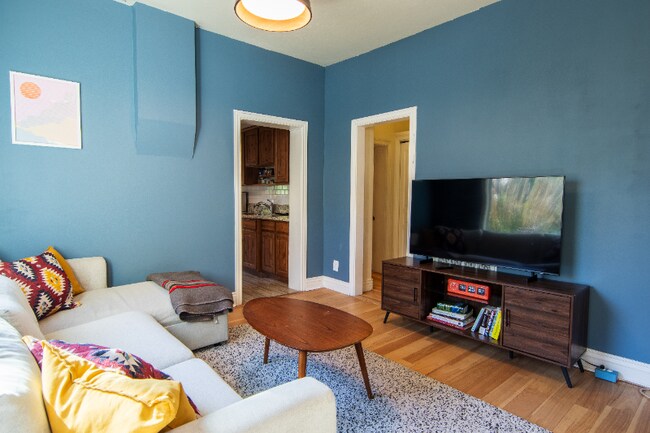 Foto del edificio - 1748 S 200 E