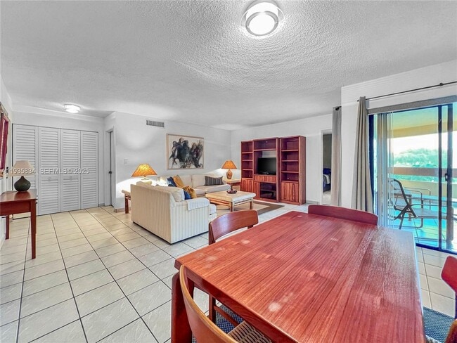 Building Photo - 9255 SW 125th Ave