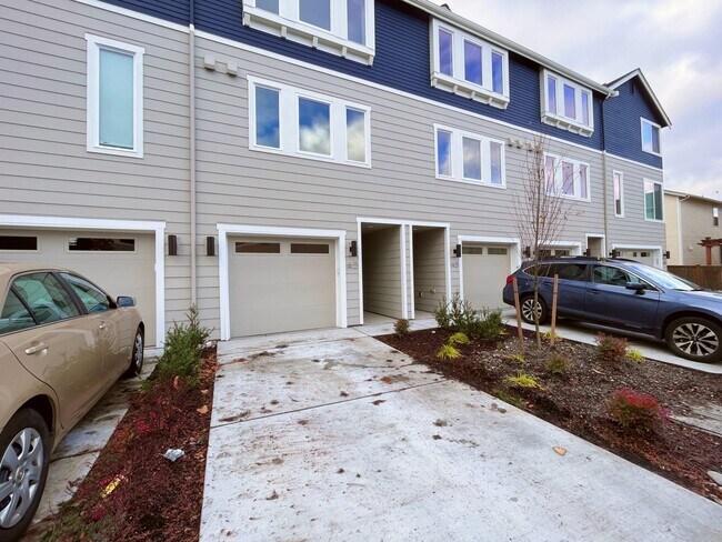 Building Photo - 3201 148th St SW