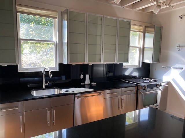Foto del edificio - 4809 Calvert Rd
