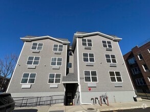 Building Photo - 539 Front St