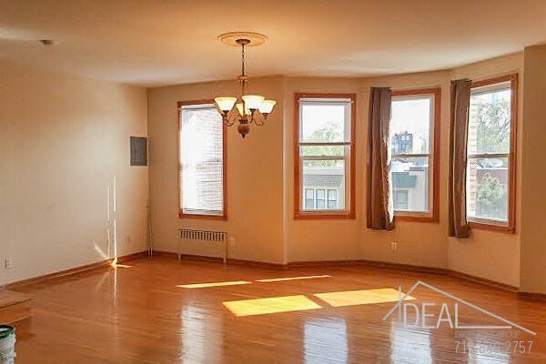 Foto principal - Amazing 2BR Duplex in Bay Ridge!