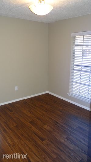 Building Photo - 6100 Glenview Dr
