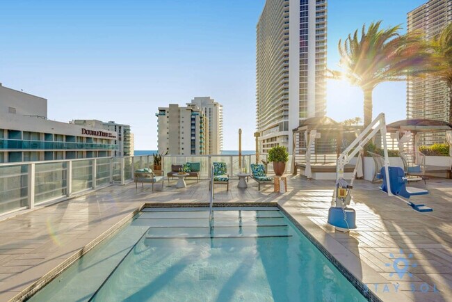 Building Photo - 4010 S Ocean Dr