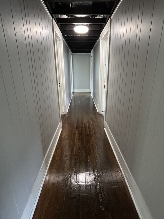 Foto del edificio - 201-203 W. Washington Triplex/Trailers
