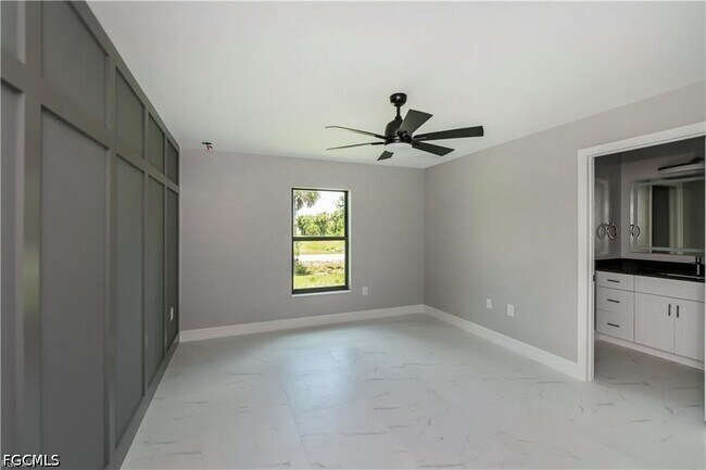 Foto del edificio - 3323 Clearview Cir