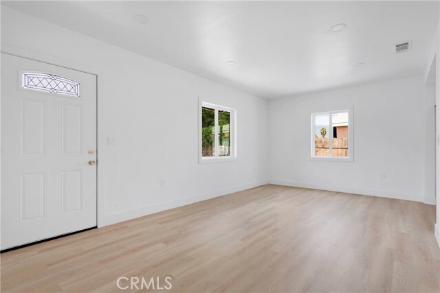 Building Photo - 7355 Lynwood Way