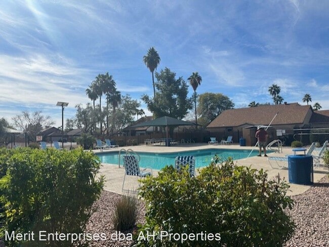 Building Photo - 3 br, 2.5 bath House - 831 E CALLE DEL NORTE