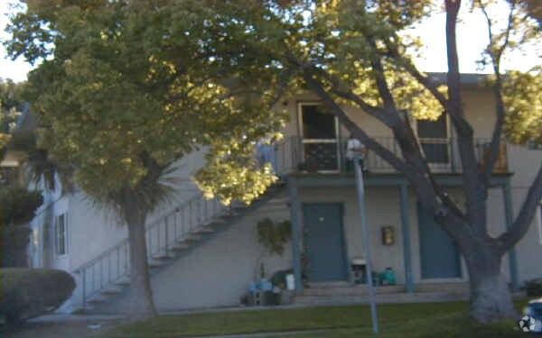 Building Photo - 2715 Joseph Ave