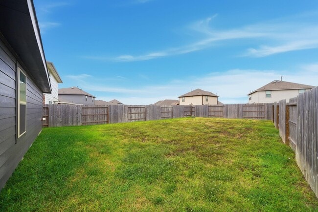 Foto del edificio - 26726 Wilderye Cv Ln