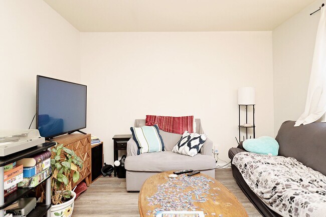 Foto del edificio - Student-Friendly Fry's Spring Duplex