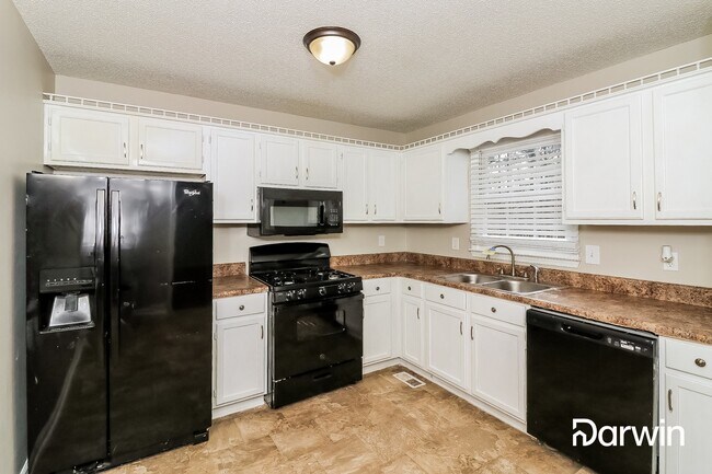 Building Photo - 236 Cedar Creek Dr, Dallas, GA 30157