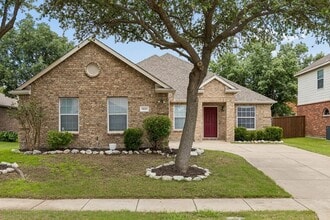 Building Photo - 1551 Cedar Springs Dr