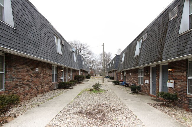 Foto del edificio - 1 Bedroom/ 1 Bathroom Apartments- Great Location! Pet Friendly!