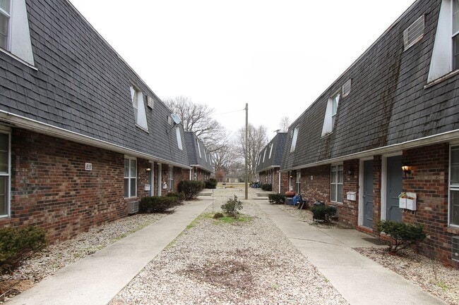 Building Photo - Close to Everything