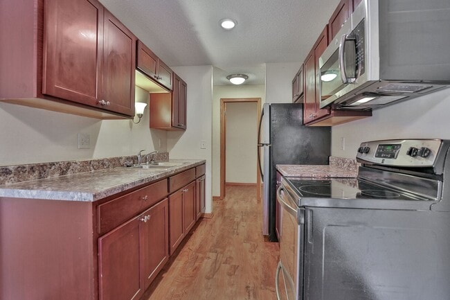 Building Photo - 6001-6023 E Viking Blvd
