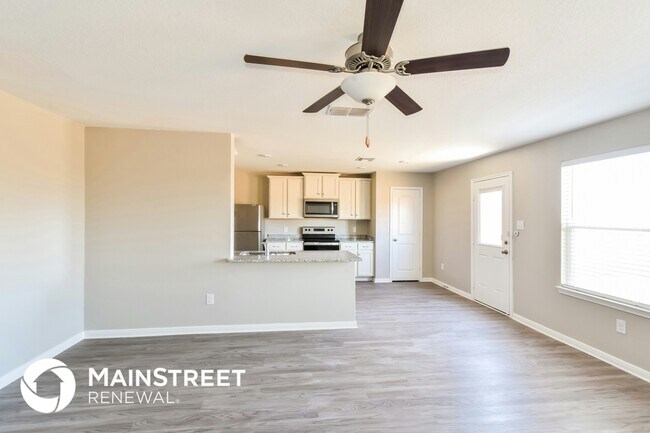Building Photo - 3227 Begonia Bend