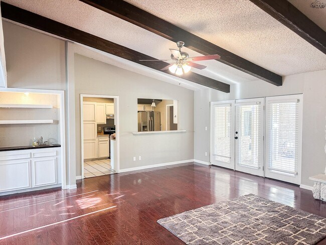 Building Photo - 4615 El Capitan Dr