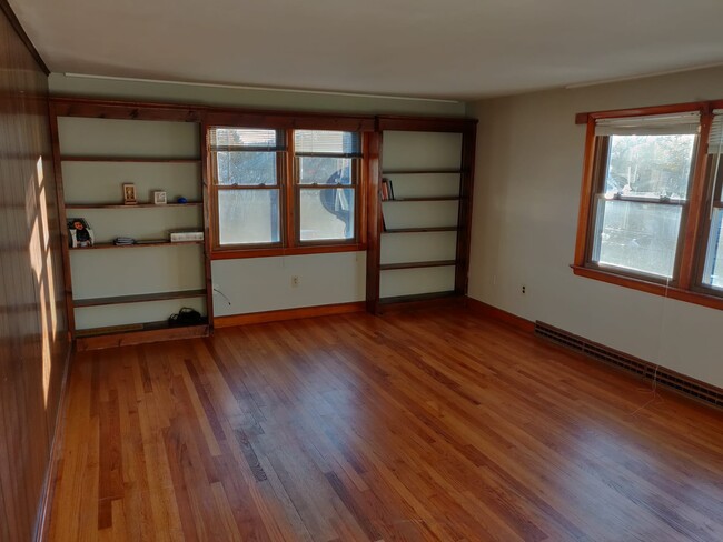 Building Photo - 4 Carlson Ct