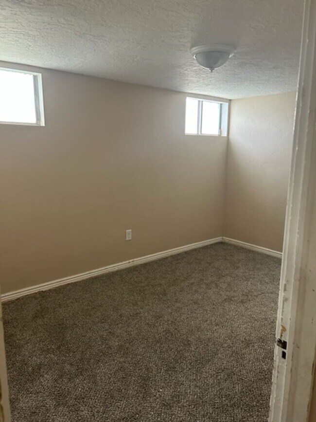 Foto del edificio - Charming basement apartment