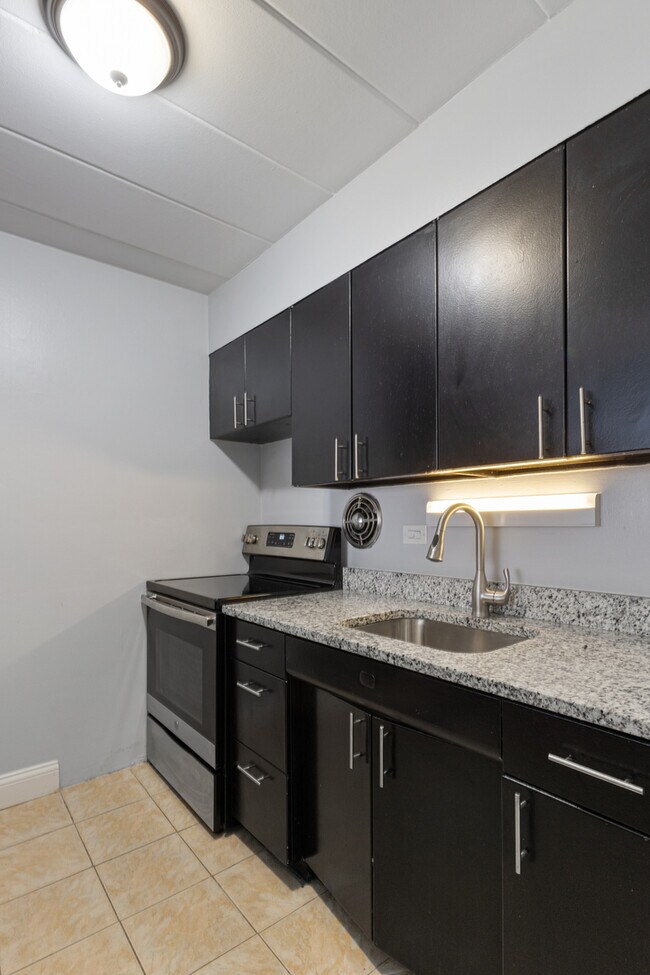 Foto del edificio - 6012 N Kenmore Ave