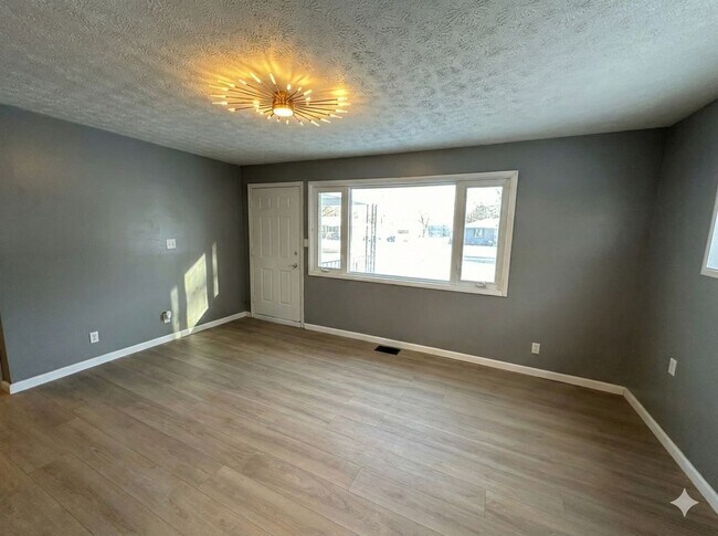 Foto del edificio - 294 N Edgehill Ave