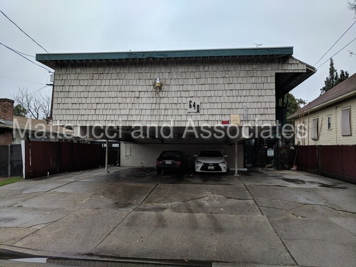 Primary Photo - Conveniently Located 1 bed 1 bath
