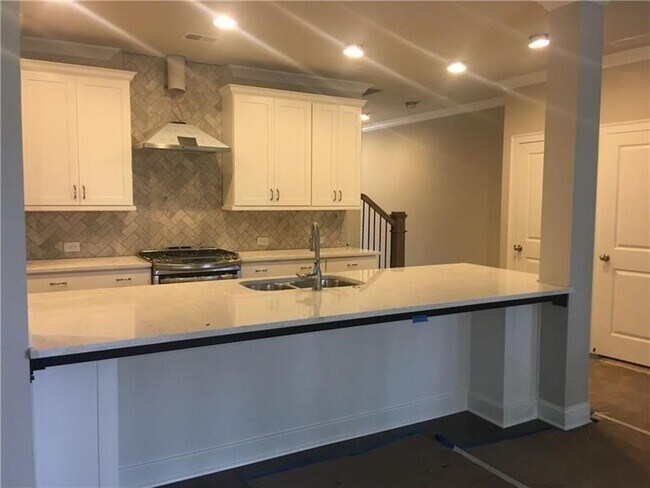 Building Photo - 5240 Cresslyn Rdg