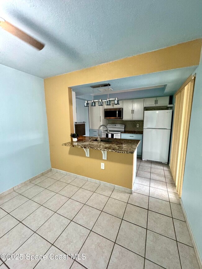 Building Photo - 624 Ridge Club Dr
