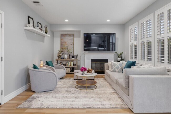 Foto del edificio - Spacious Detached Home in the Basking Ridge Community