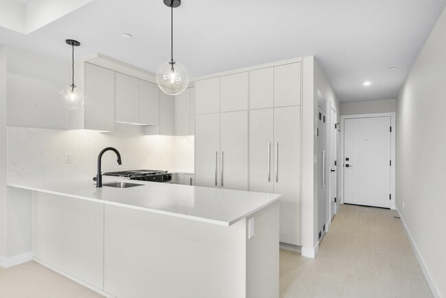 Building Photo - 8375-8375 Broadcast Ave SW