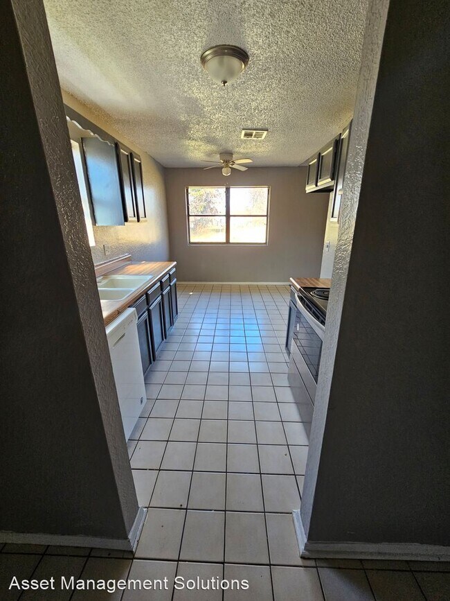 Building Photo - 5 br, 1 bath House - 10317 Koch Dr.
