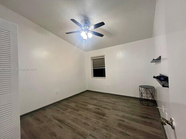 Foto del edificio - 505 NW 109th Ave