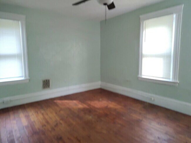Foto del edificio - 6034 Hillman Ave
