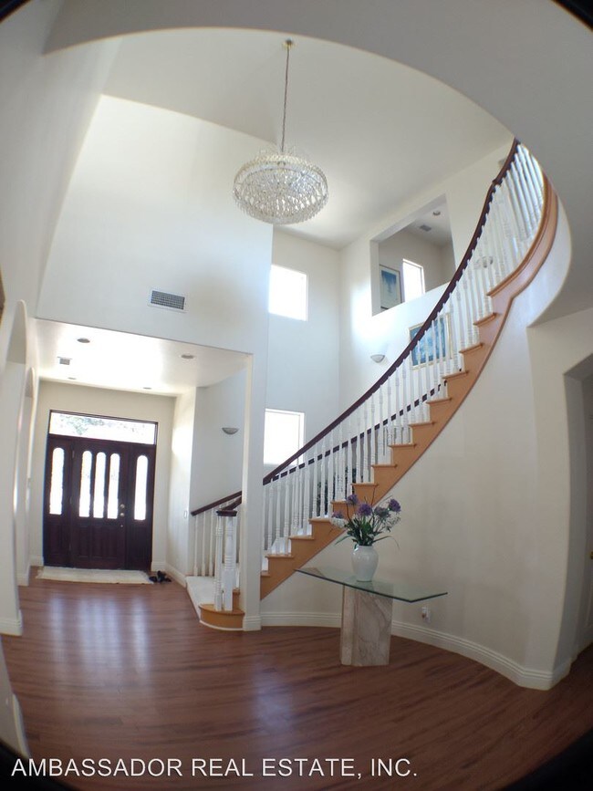 Building Photo - 6 br, 5.5 bath House - 7328 El Fuerte Street