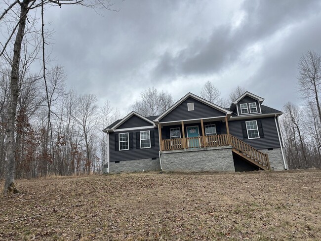 Building Photo - Stylish One-Level Home Surrounded by Nature