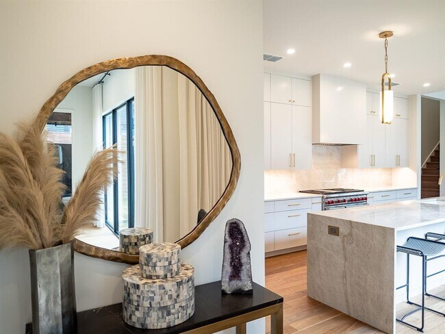 Foto del edificio - 805 W Live Oak St