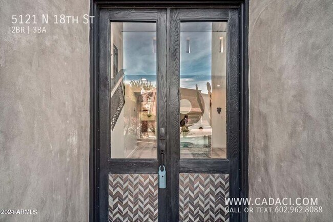 Foto del edificio - Stunning Biltmore 2 bed 3 bath home