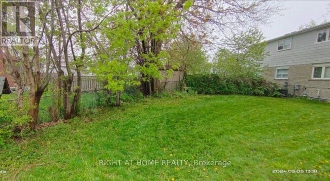 Building Photo - 783 Consort Crescent