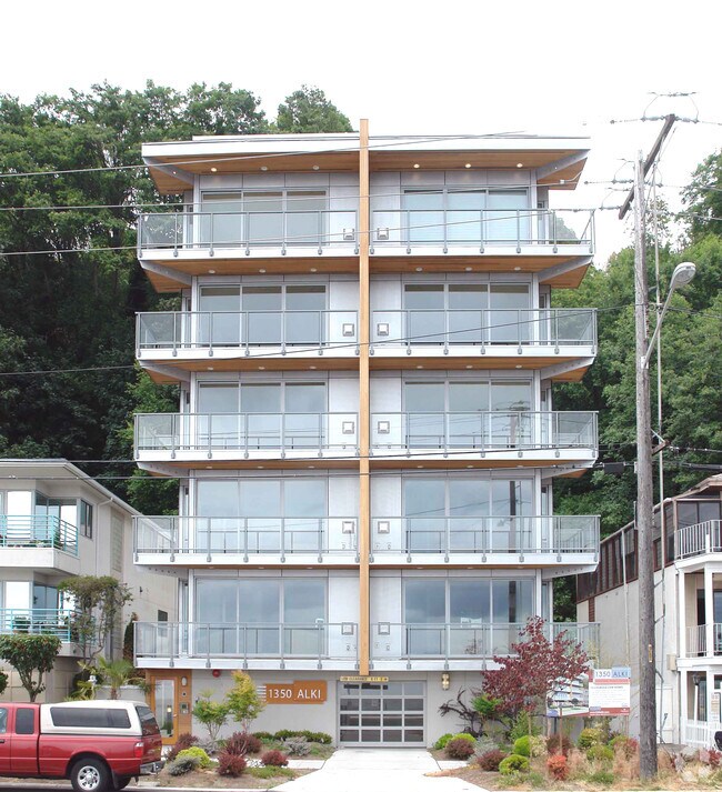 Building Photo - 1350 Alki SW