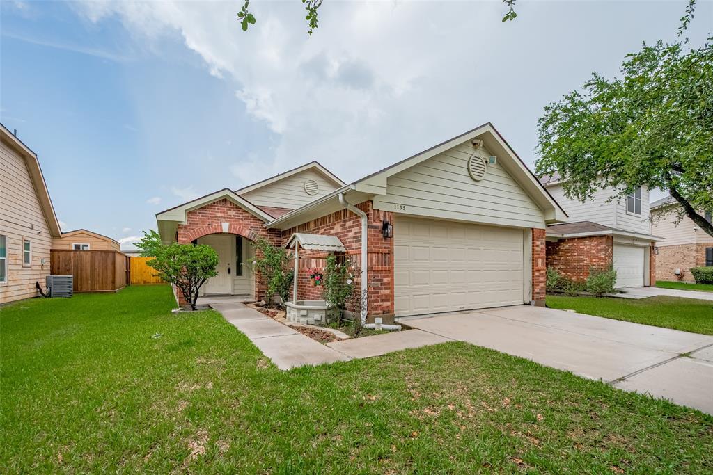 Primary Photo - 1135 Sawgrass Ridge Ln