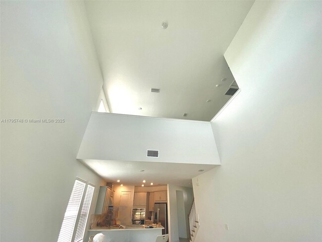 Building Photo - 5647 Ficus Aurea St