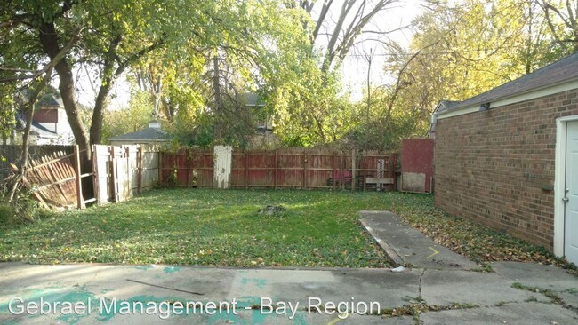 Building Photo - 3 br, 1 bath House - 1439 Greenwich St.