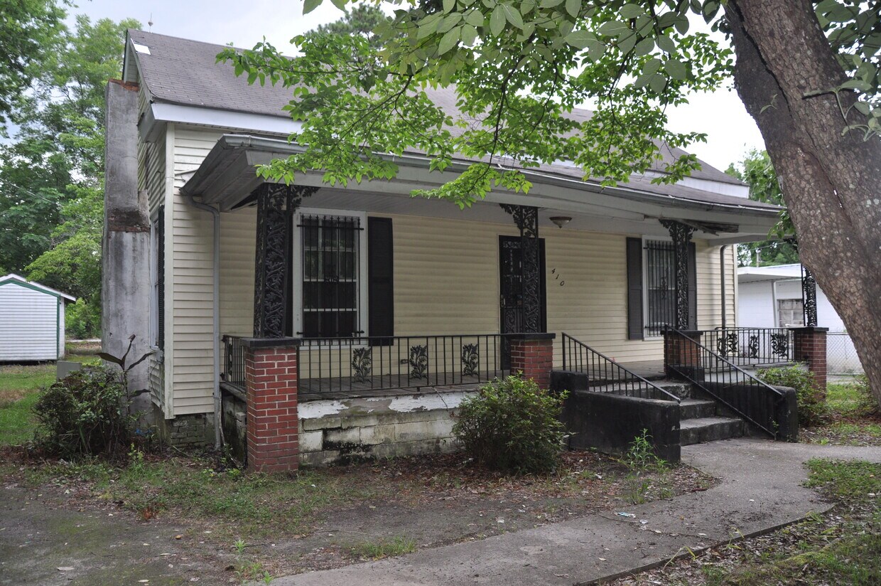 Primary Photo - 410 Moore St
